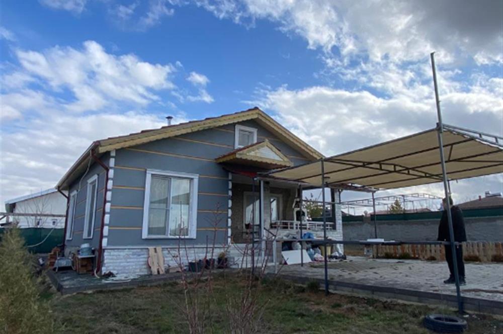 GÖKÇEHÜYÜK'TE OTURMUŞ SİTEDE 2+1 EVLİ SATILIK BAHÇE