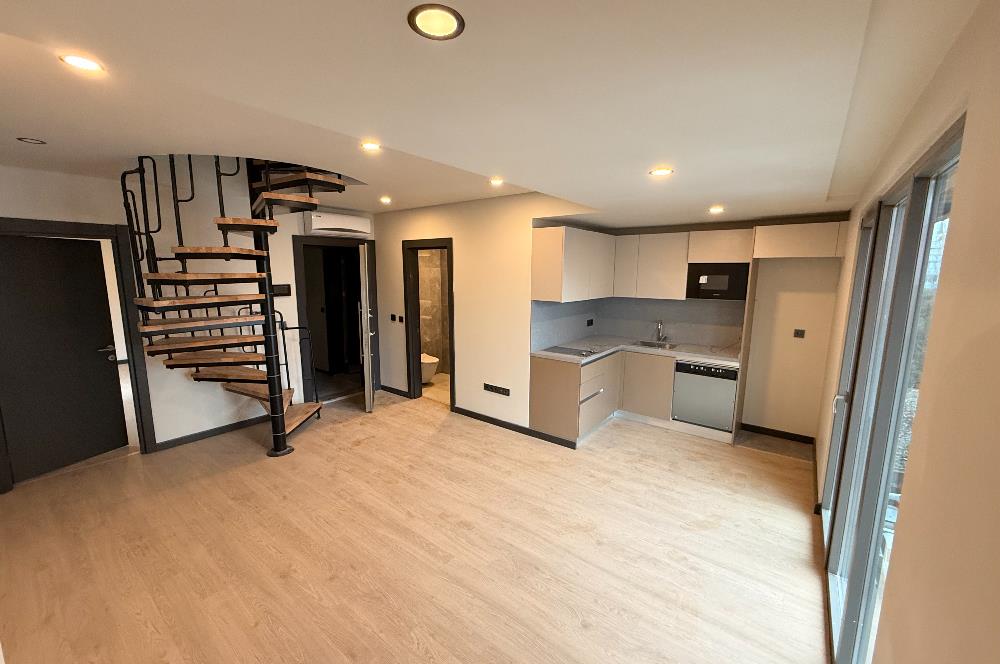 Gayrettepe'de Sıfır Binada Kiralık Çatı Dubleks