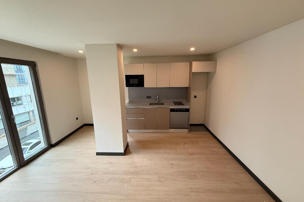 Gayrettepe'de metroya 5 dakika, oturmaya hazır kiralık daire