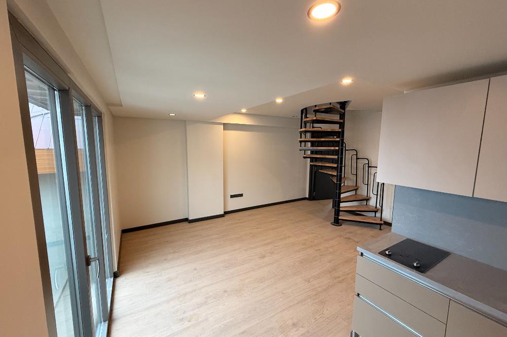 Gayrettepe'de Sıfır Binada Kiralık Çatı Dubleks