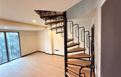 Gayrettepe'de Sıfır Binada Kiralık Çatı Dubleks