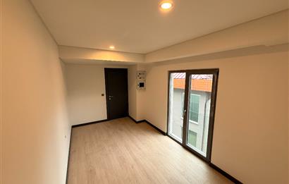 Gayrettepe'de Sıfır Binada Kiralık Çatı Dubleks