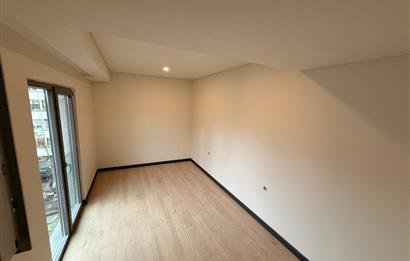 Gayrettepe'de Sıfır Binada Kiralık Çatı Dubleks