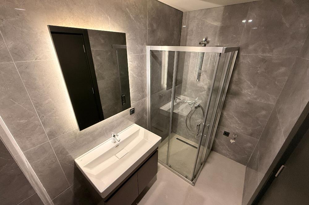 Gayrettepe'de Sıfır Binada Kiralık Çatı Dubleks