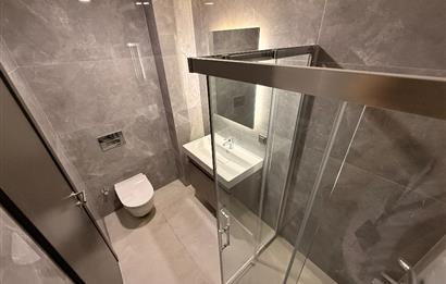 Gayrettepe'de Sıfır Binada Kiralık Çatı Dubleks