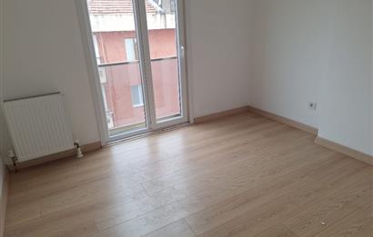 SİTE İÇERİSİNDE KAPALI VE AÇIK OTOPARKLI,ARA KAT 2+1