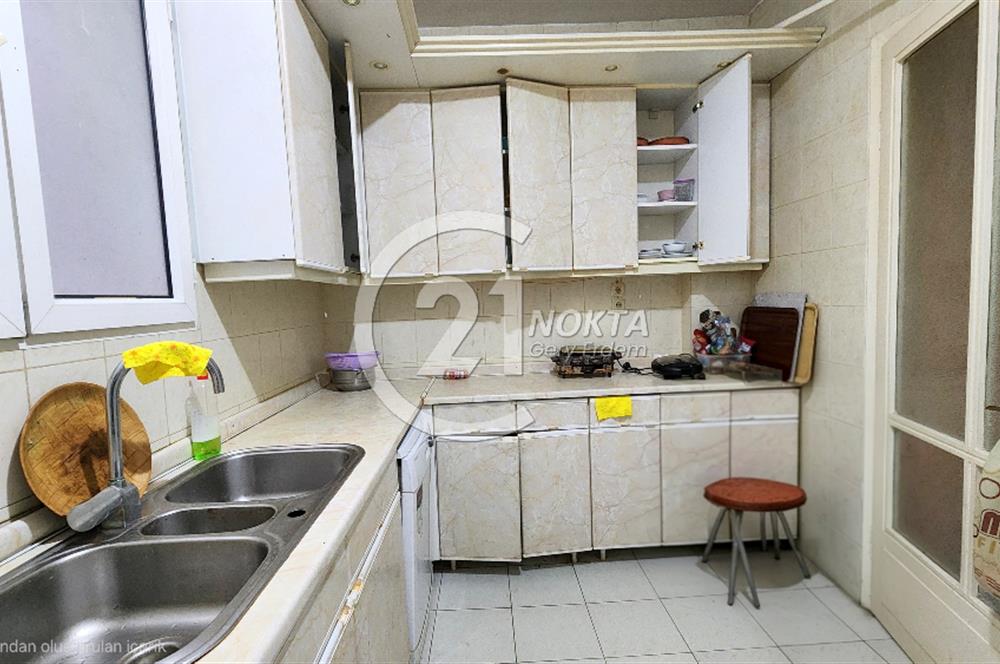 ŞİŞLİ SIRACEVİZLERDE BAKIMLI BİNADA KATTA TEK 4+1 180 m2