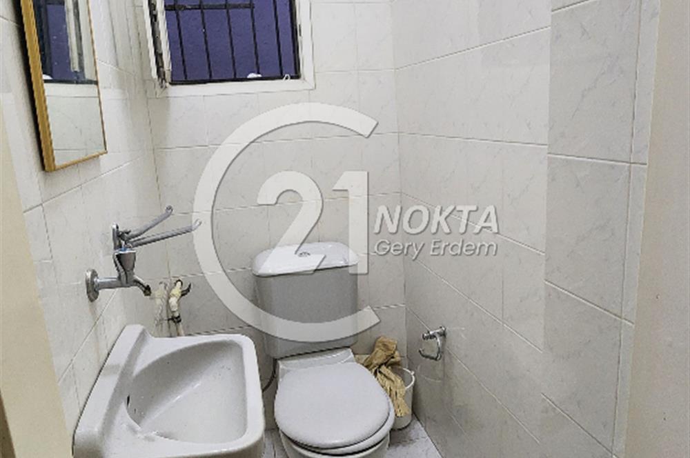 ŞİŞLİ SIRACEVİZLERDE BAKIMLI BİNADA KATTA TEK 4+1 180 m2