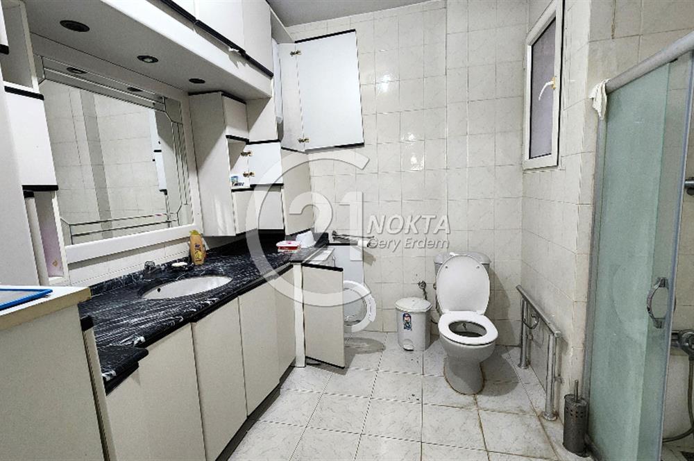 ŞİŞLİ SIRACEVİZLERDE BAKIMLI BİNADA KATTA TEK 4+1 180 m2