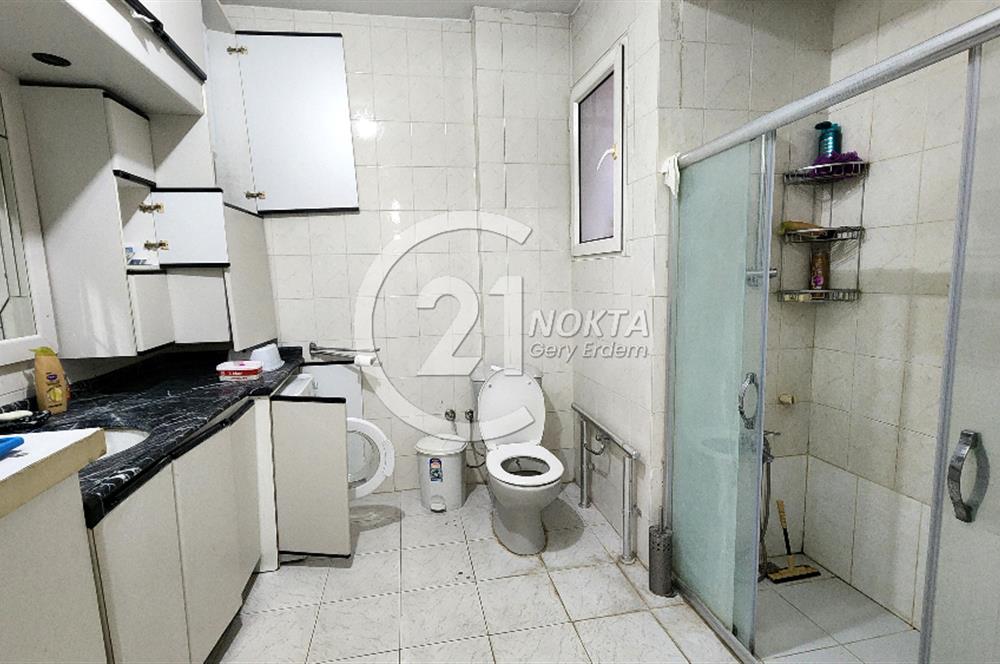 ŞİŞLİ SIRACEVİZLERDE BAKIMLI BİNADA KATTA TEK 4+1 180 m2