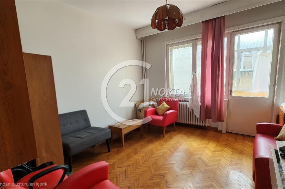 ŞİŞLİ SIRACEVİZLERDE BAKIMLI BİNADA KATTA TEK 4+1 180 m2