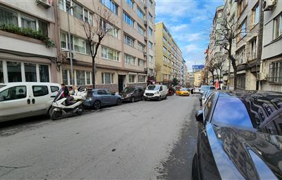 ŞİŞLİ SIRACEVİZLERDE BAKIMLI BİNADA KATTA TEK 4+1 180 m2