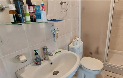 Bodrum-Adabükü özel plajlı,deniz manzaralı satılık üst dubleks daire