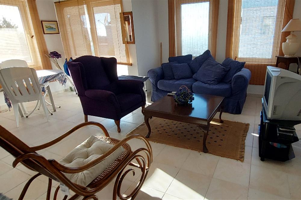 Bodrum-Adabükü özel plajlı,deniz manzaralı satılık üst dubleks daire