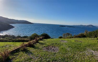 Bodrum-Adabükü özel plajlı,deniz manzaralı satılık üst dubleks daire