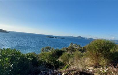 Bodrum-Adabükü özel plajlı,deniz manzaralı satılık üst dubleks daire