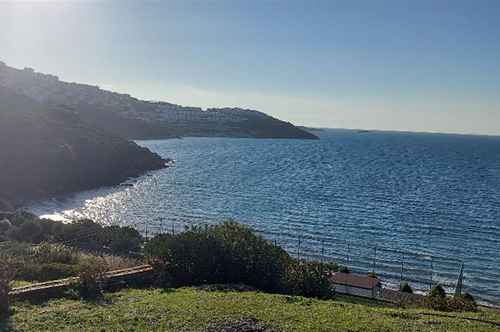 Bodrum-Adabükü özel plajlı,deniz manzaralı satılık üst dubleks daire
