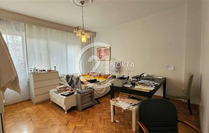 ŞİŞLİ SIRACEVİZLERDE BAKIMLI BİNADA KATTA TEK 4+1 180 m2