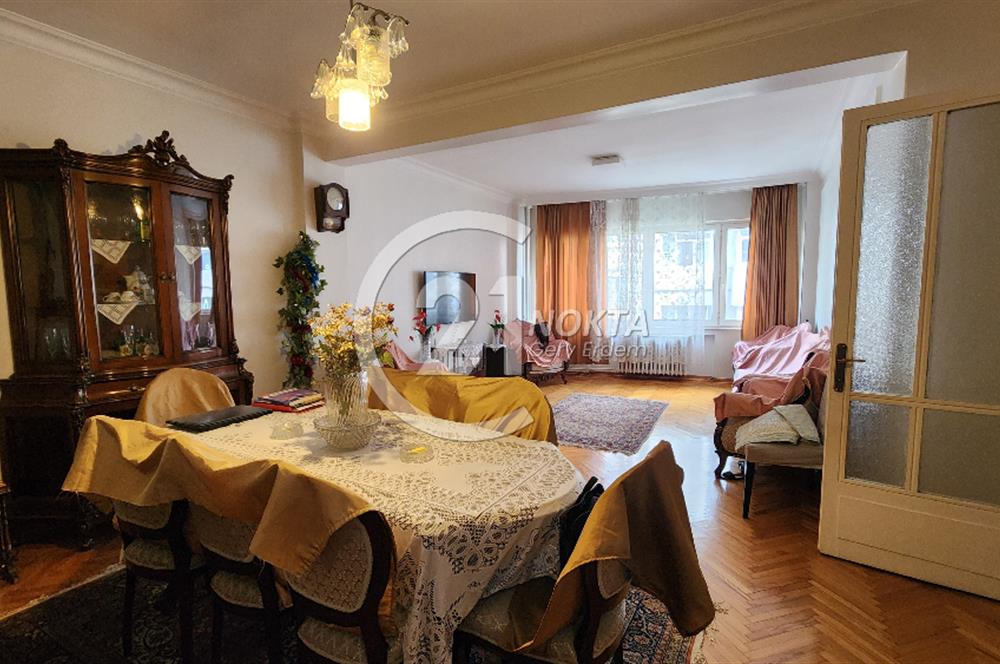 ŞİŞLİ SIRACEVİZLERDE BAKIMLI BİNADA KATTA TEK 4+1 180 m2