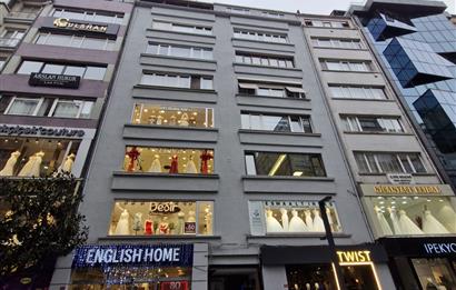 NİŞANTAŞI RUMELİ CADDESİNDE MODERNİZE EDİLMİŞGENİŞ VE KEYİFLİ 2+1