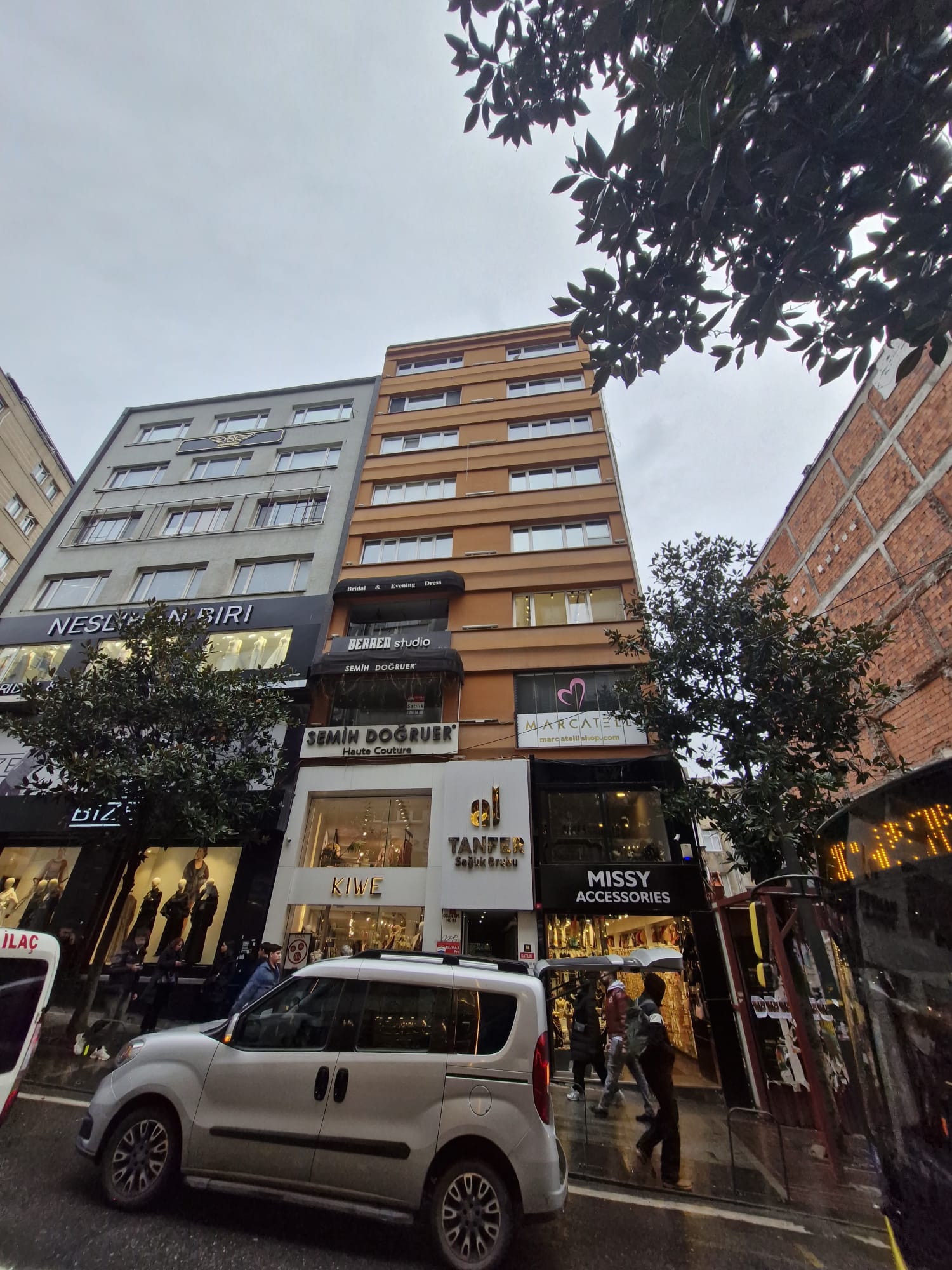 NİŞANTAŞI RUMELİ CADDESİNDE LÜKS DEKORLU 3+1