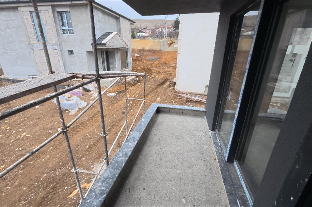 DODURGA'DA İLERİ NATAMAM TESLİM GENİŞ BAHÇELİ SATILIK VİLLA