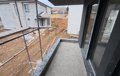 DODURGA'DA İLERİ NATAMAM TESLİM GENİŞ BAHÇELİ SATILIK VİLLA