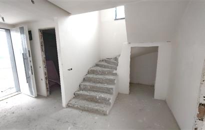 DODURGA'DA İLERİ NATAMAM TESLİM GENİŞ BAHÇELİ SATILIK VİLLA