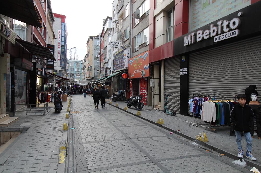 FATİH NİŞANCA’DA HAREKETLİ ASYA SOKAK’TA 5,20 M VİTRİNLİ KİRALIK DÜKKAN | 90 M²
