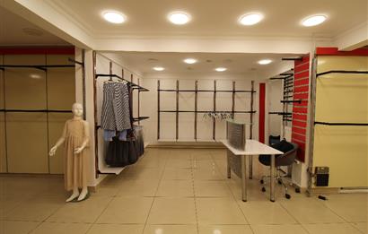 FATİH NİŞANCA’DA HAREKETLİ ASYA SOKAK’TA 5,20 M VİTRİNLİ KİRALIK DÜKKAN | 90 M²