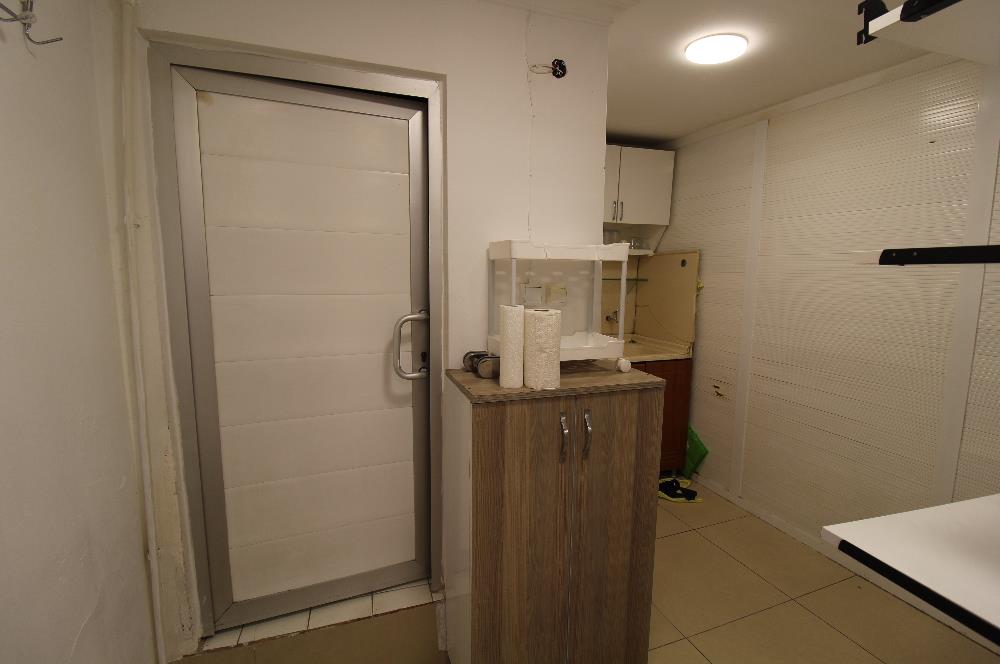 FATİH NİŞANCA’DA HAREKETLİ ASYA SOKAK’TA 5,20 M VİTRİNLİ KİRALIK DÜKKAN | 90 M²