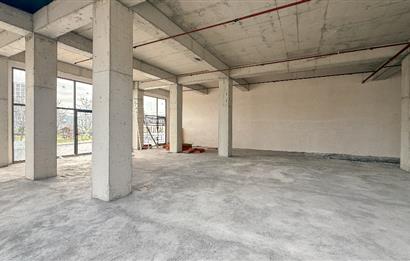 Century 21 Bal'dan Balıkesir'in En Prestijli Ticari lokasyonunda Yüksek Tavanlı Geniş Cepheli Depolu Satılık Dükkan 