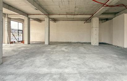 Century 21 Bal'dan Balıkesir'in En Prestijli Ticari lokasyonunda Yüksek Tavanlı Geniş Cepheli Depolu Satılık Dükkan 