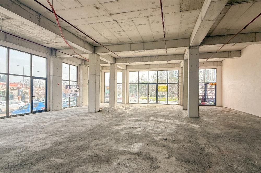 Century 21 Bal'dan Balıkesir'in En Prestijli Ticari lokasyonunda Yüksek Tavanlı Geniş Cepheli Depolu Satılık Dükkan 