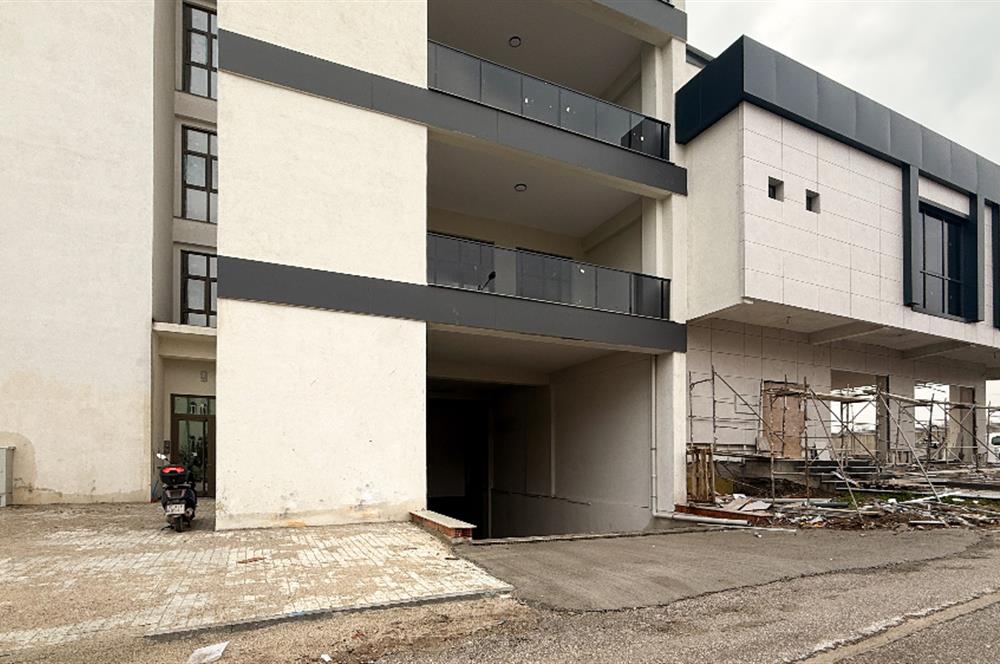 Century 21 Bal'dan Balıkesir'in En Prestijli Ticari lokasyonunda Yüksek Tavanlı Geniş Cepheli Depolu Satılık Dükkan 