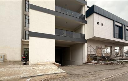 Century 21 Bal'dan Balıkesir'in En Prestijli Ticari lokasyonunda Yüksek Tavanlı Geniş Cepheli Depolu Satılık Dükkan 
