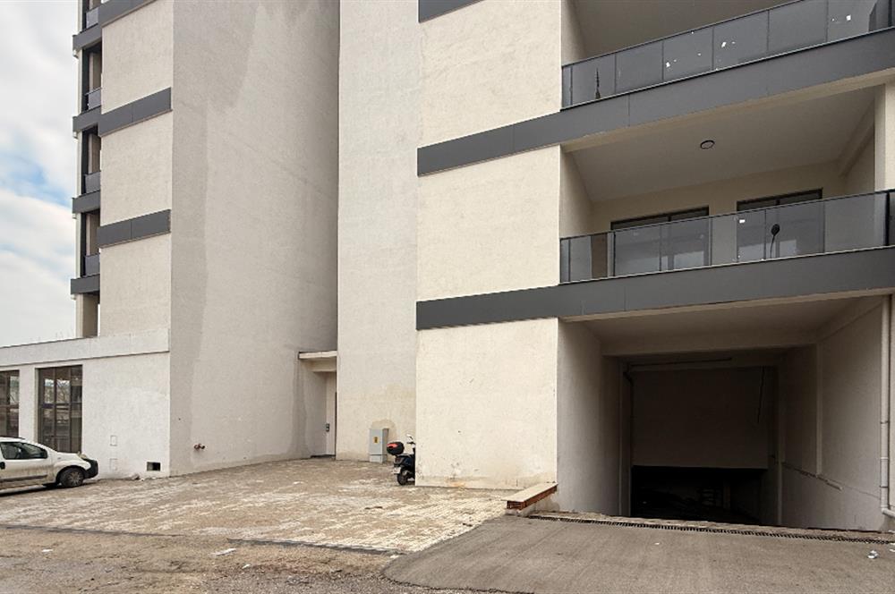 Century 21 Bal'dan Balıkesir'in En Prestijli Ticari lokasyonunda Yüksek Tavanlı Geniş Cepheli Depolu Satılık Dükkan 