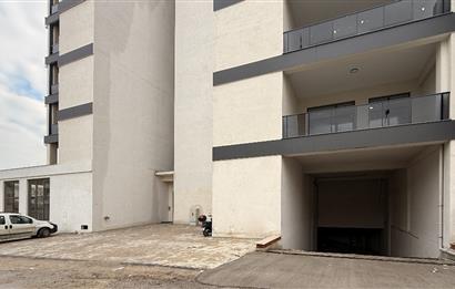 Century 21 Bal'dan Balıkesir'in En Prestijli Ticari lokasyonunda Yüksek Tavanlı Geniş Cepheli Depolu Satılık Dükkan 