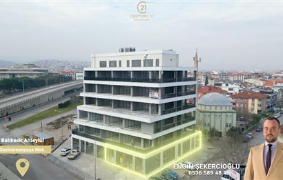 Century 21 Bal'dan Balıkesir'in En Prestijli Ticari lokasyonunda Yüksek Tavanlı Geniş Cepheli Depolu Satılık Dükkan 