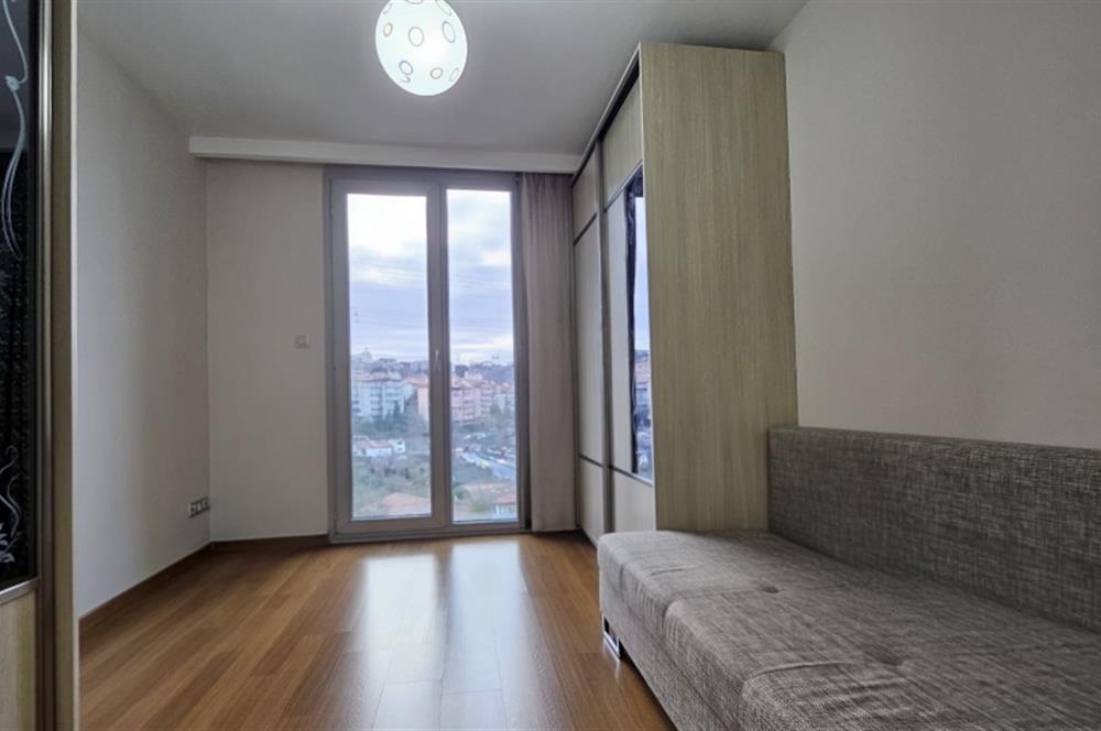 ZEKERİYAKÖY SİTELERDE BATI YURDU KARŞISI SATILIK ÇATI DUBLEKS