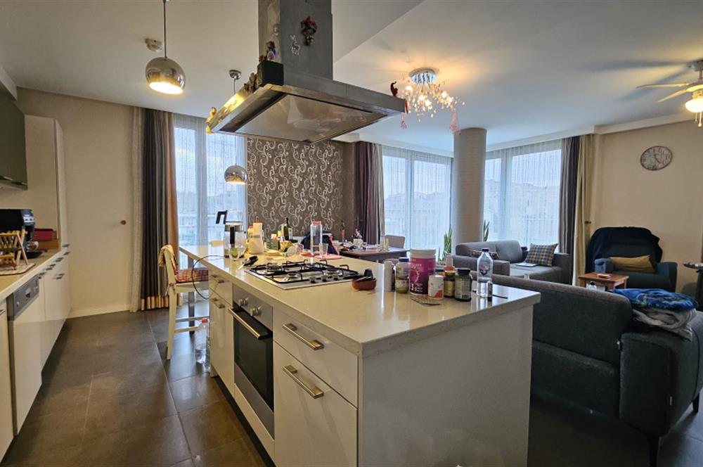 ZEKERİYAKÖY SİTELERDE BATI YURDU KARŞISI SATILIK ÇATI DUBLEKS