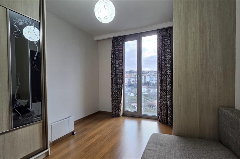 ZEKERİYAKÖY SİTELERDE BATI YURDU KARŞISI SATILIK ÇATI DUBLEKS