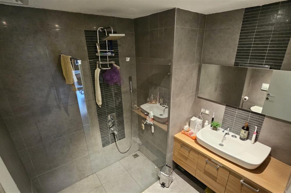 ZEKERİYAKÖY SİTELERDE BATI YURDU KARŞISI SATILIK ÇATI DUBLEKS