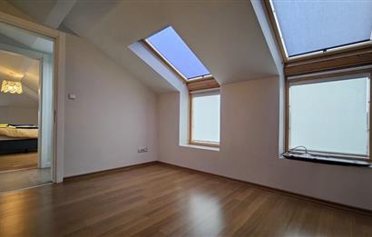 ZEKERİYAKÖY SİTELERDE BATI YURDU KARŞISI SATILIK ÇATI DUBLEKS