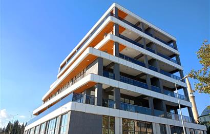 Century 21 Bal'dan Balıkesir'in En Prestijli Ticari lokasyonunda Yüksek Tavanlı Geniş Cepheli Depolu Satılık Dükkan 