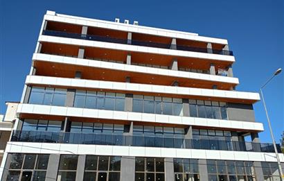 Century 21 Bal'dan Balıkesir'in En Prestijli Ticari lokasyonunda Yüksek Tavanlı Geniş Cepheli Depolu Satılık Dükkan 