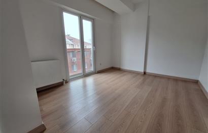 SİTE İÇERİSİNDE KAPALI VE AÇIK OTOPARKLI,ARA KAT 2+1