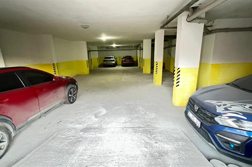 BAHÇELİEVLER'DE 100.YIL TEKNİK LİSE CD. ÜZERİ SATILIK 3+1 DAİRE