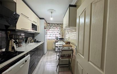 Karşıyaka Tersane'de Merkezi Konumda 2+1 Satılık Daire