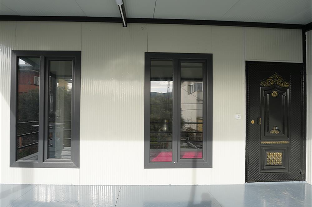 C21 Cius; Kumsaz’da Bahçeli–Teraslı Yazlık Prefabrik Ev